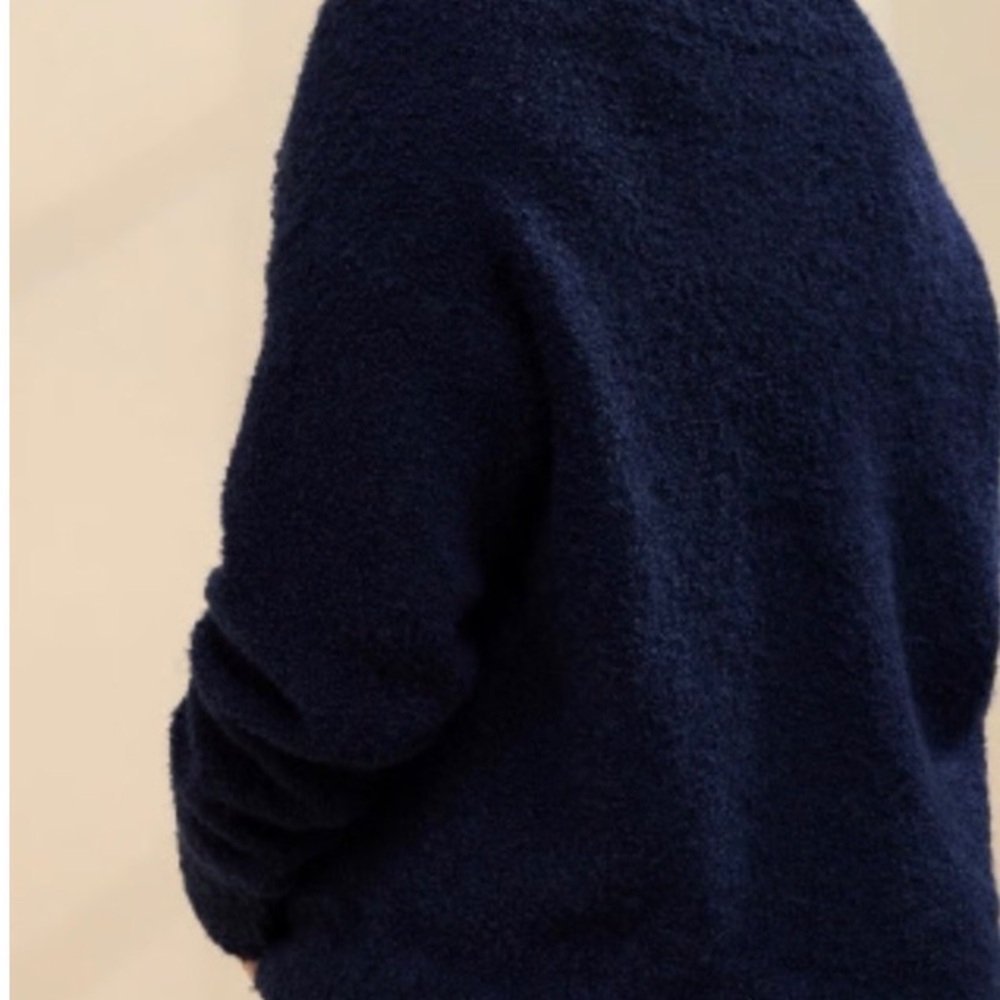 aerie Women's V-Neck Pullover Sweater in Navy - Picture 2 of 9